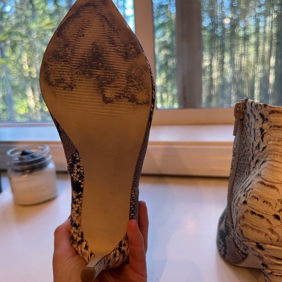 Steve Madden snake skin ankle booties! Perfect for any season 💃 - Picture 6 of 8